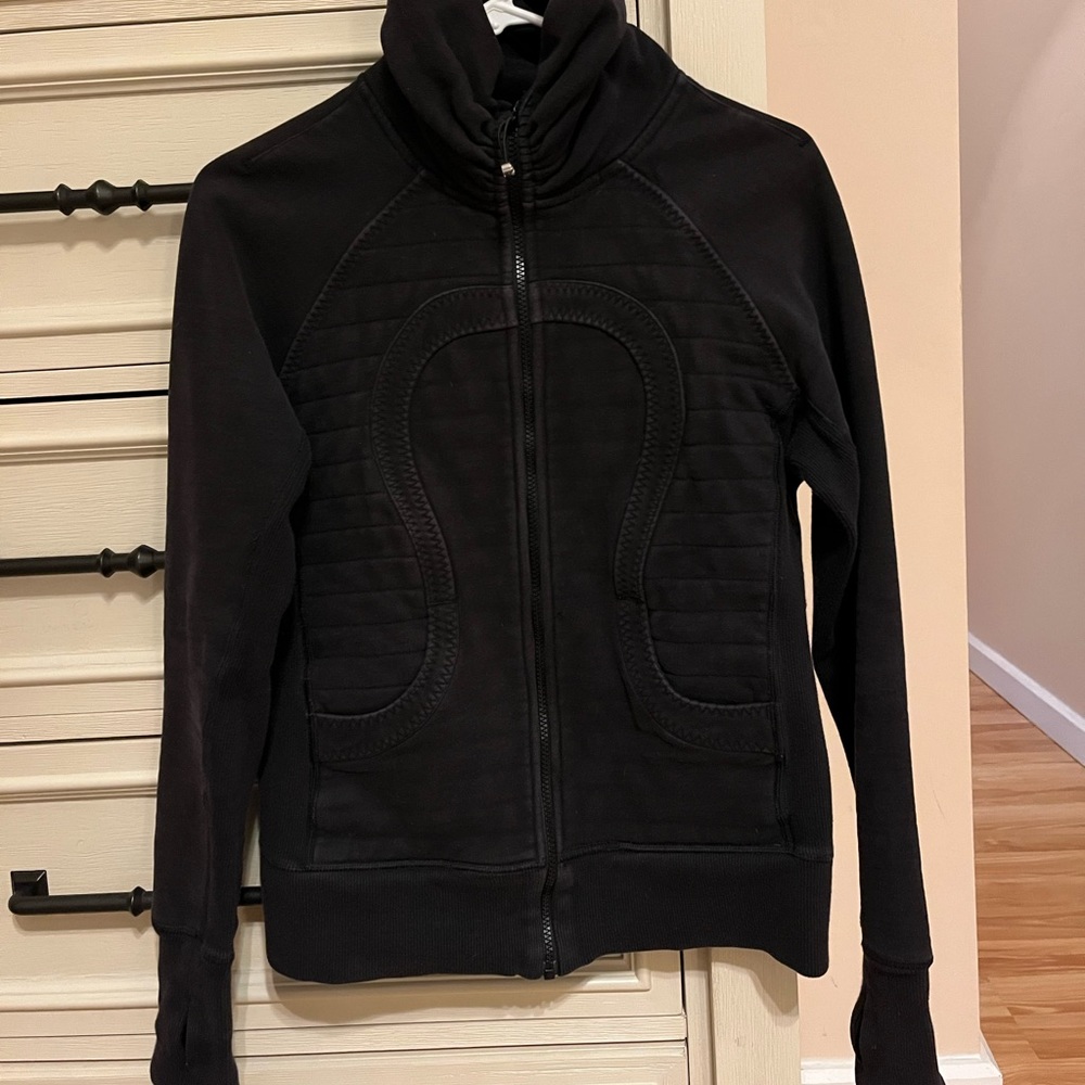 Lululemon Sweatshirt🖤